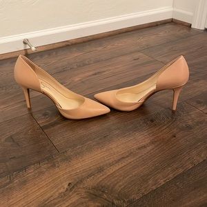 Women’s Jessica Simpson nude/beige heels! Super cute. Only worn a few times.